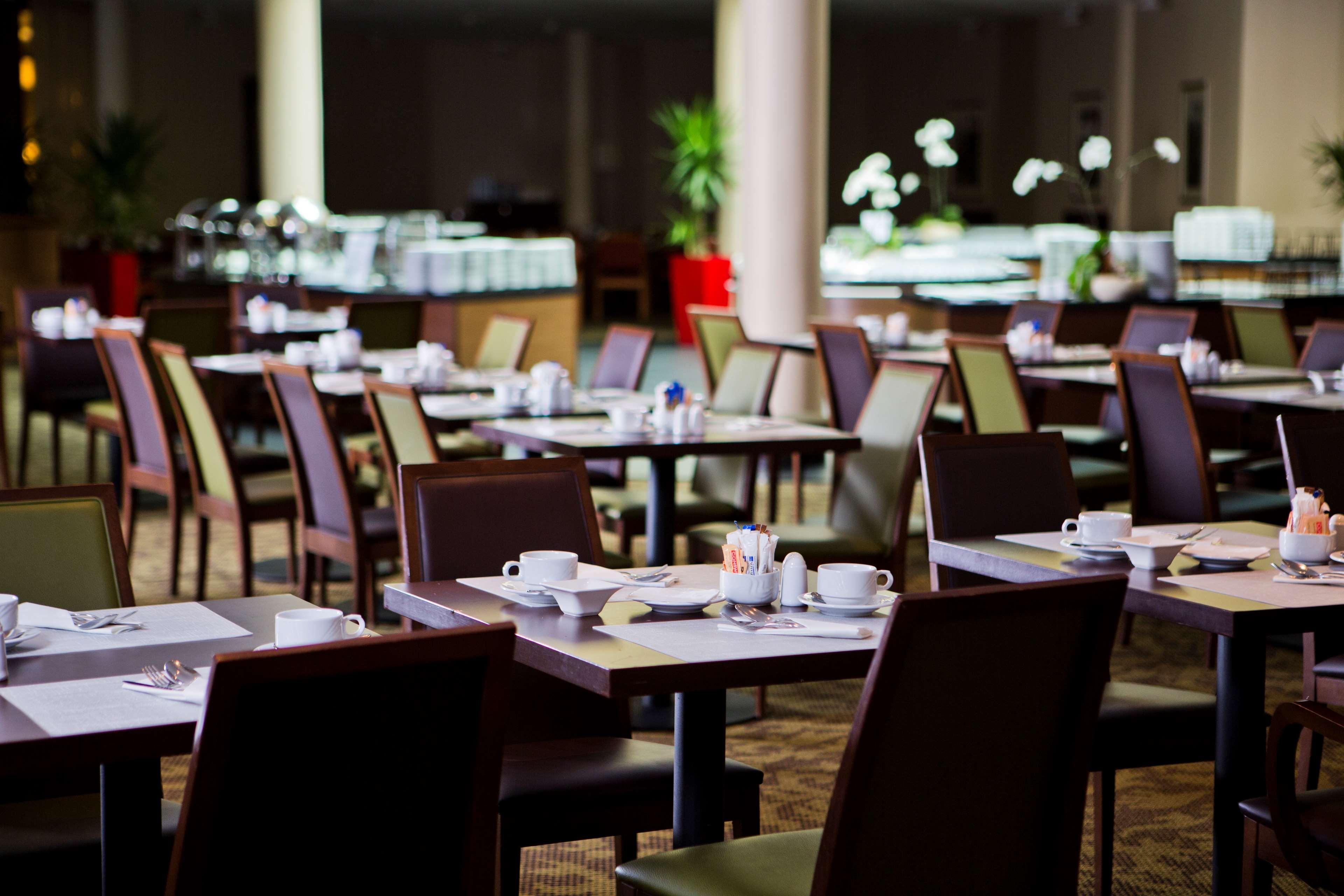 Radisson Blu Sobieski Warsaw Exterior photo A restaurant