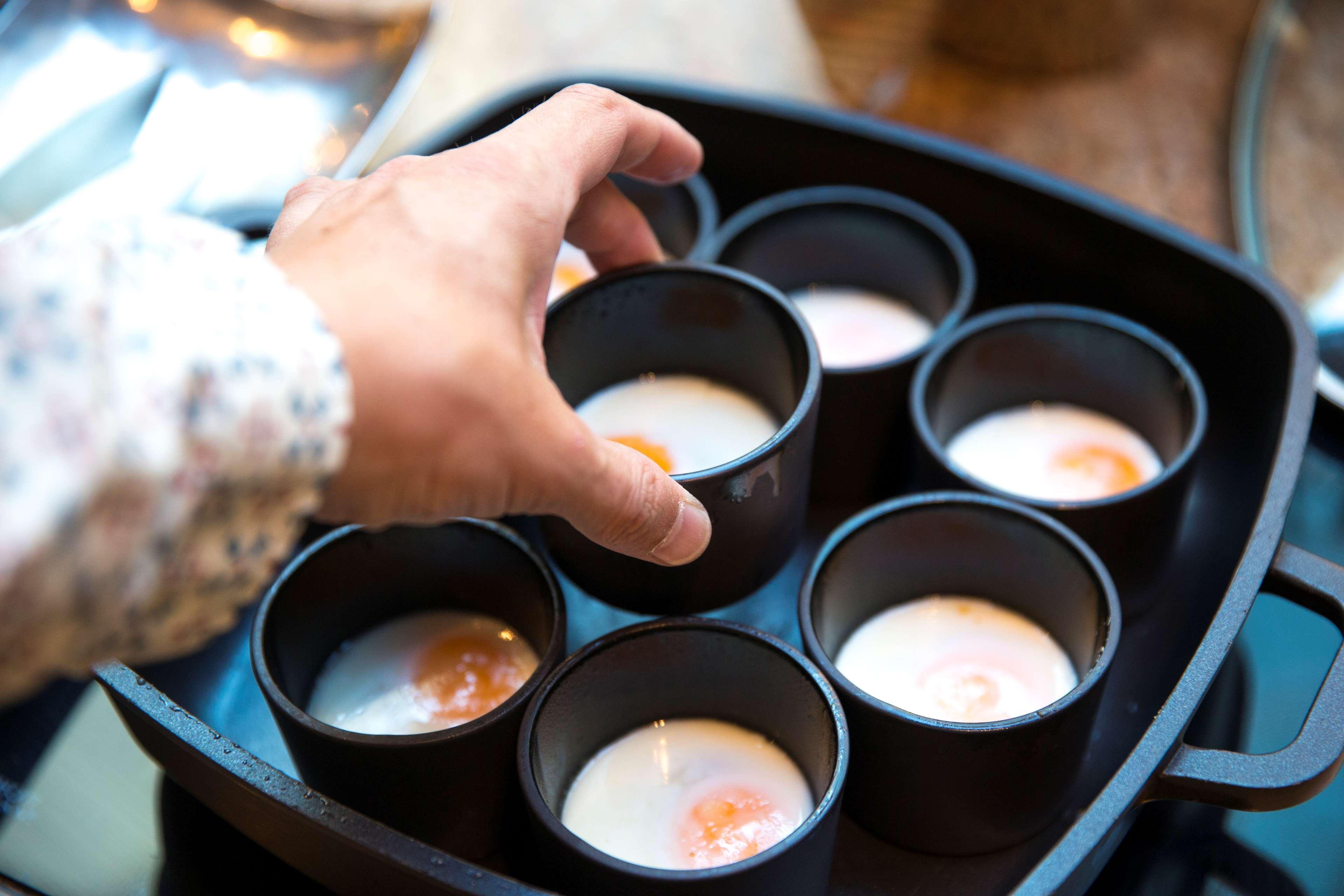 Radisson Blu Sobieski Warsaw Exterior photo Egg cups
