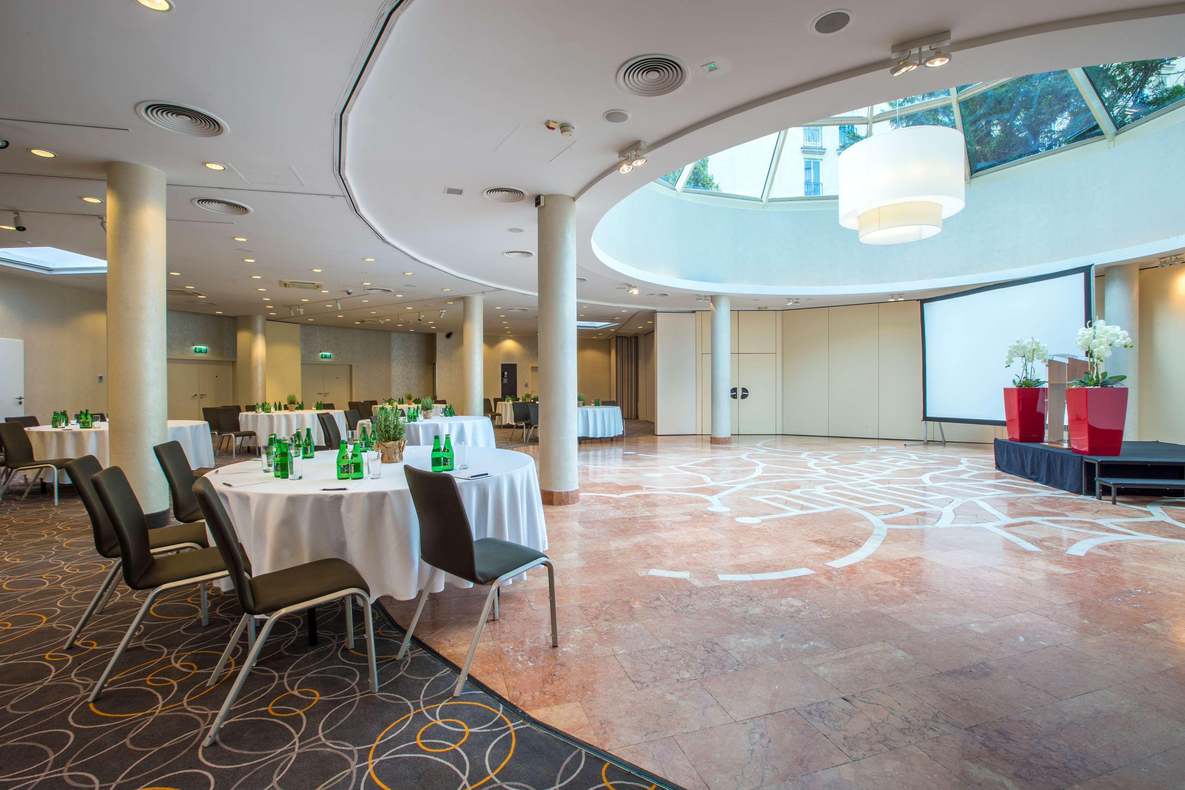 Radisson Blu Sobieski Warsaw Exterior photo The meeting room of the hotel