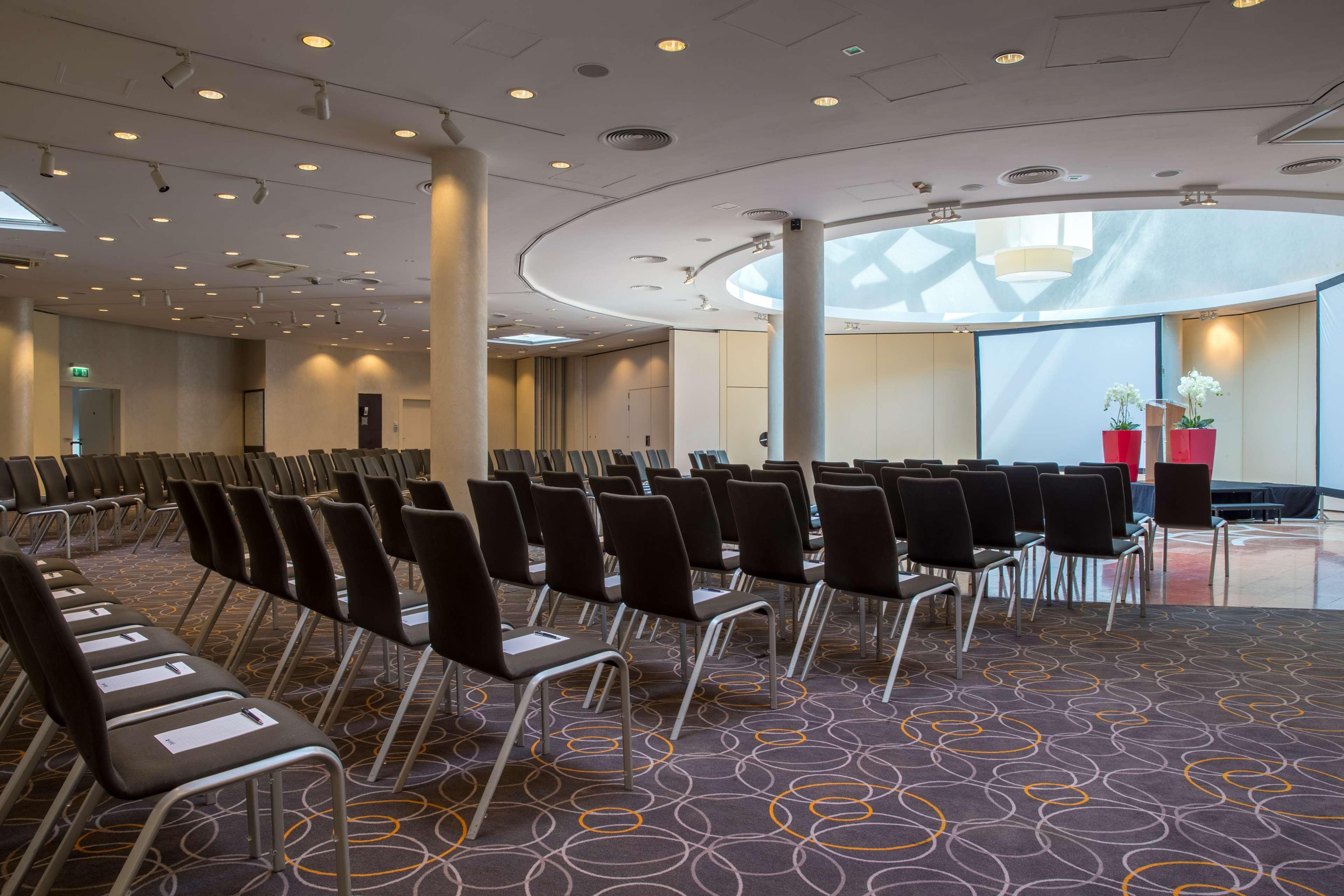 Radisson Blu Sobieski Warsaw Exterior photo The meeting room of the hotel